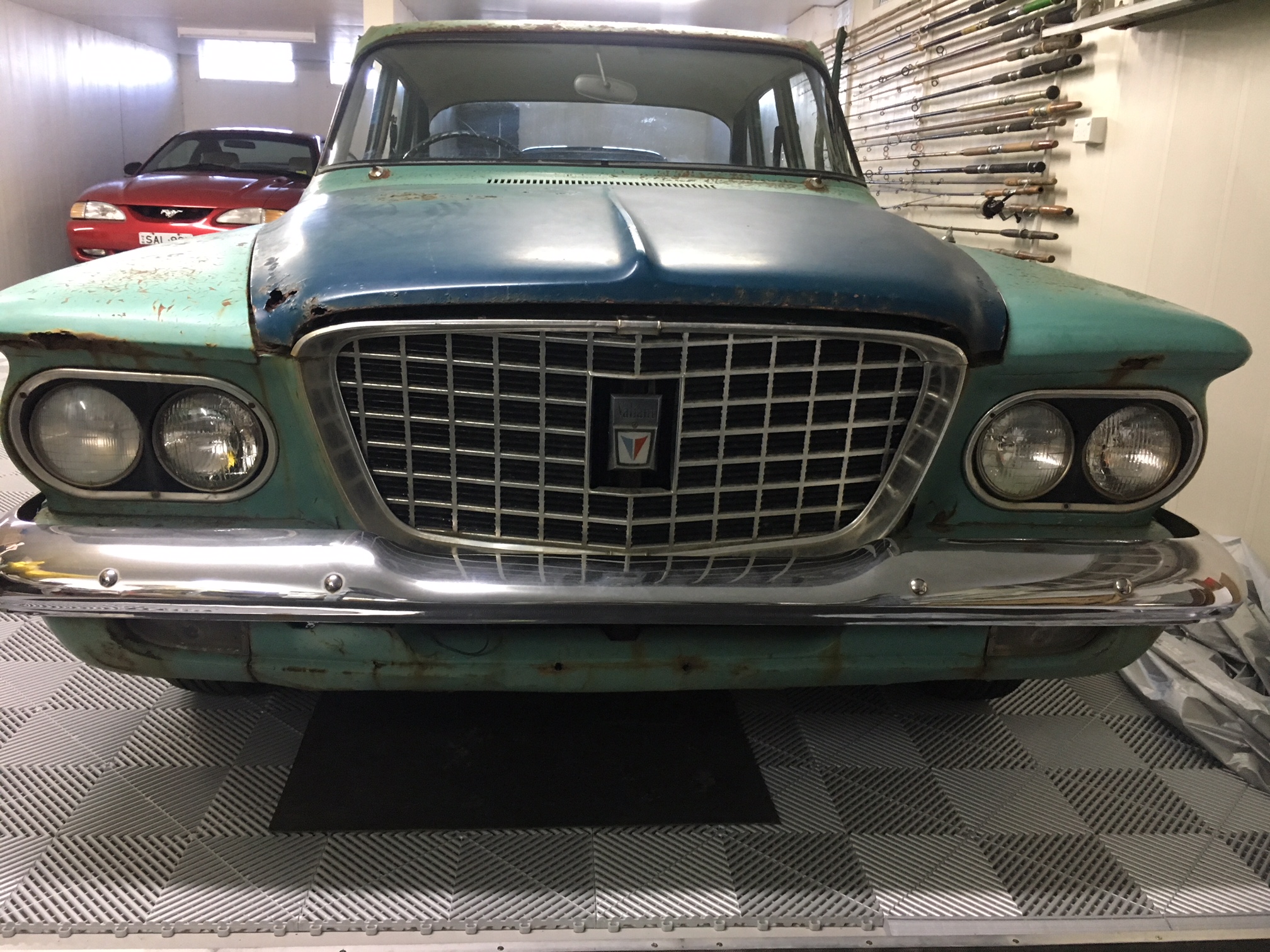 1962 CHRYSLER VALIANT RV1 4D SEDAN