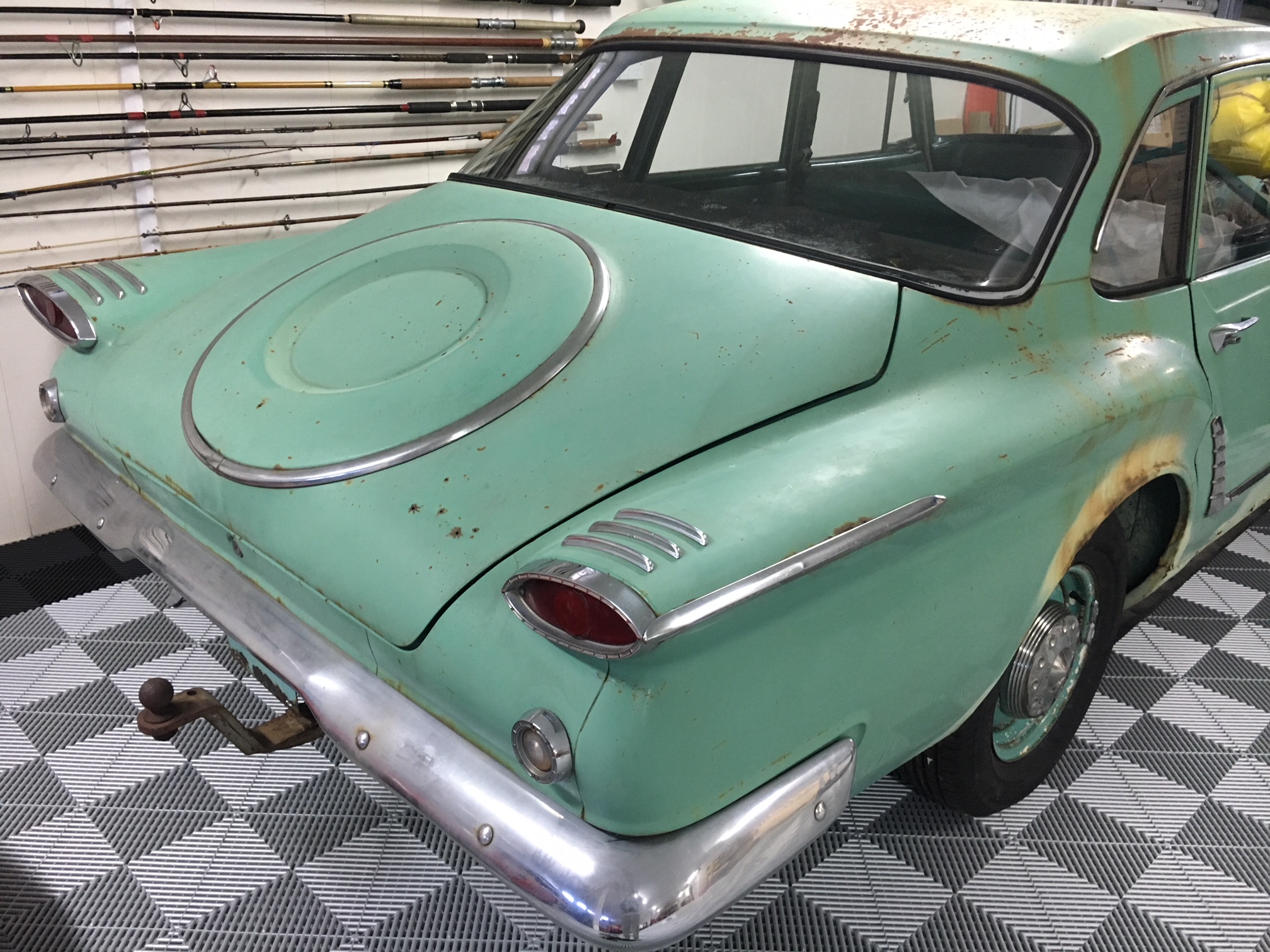 1962 CHRYSLER VALIANT RV1 4D SEDAN