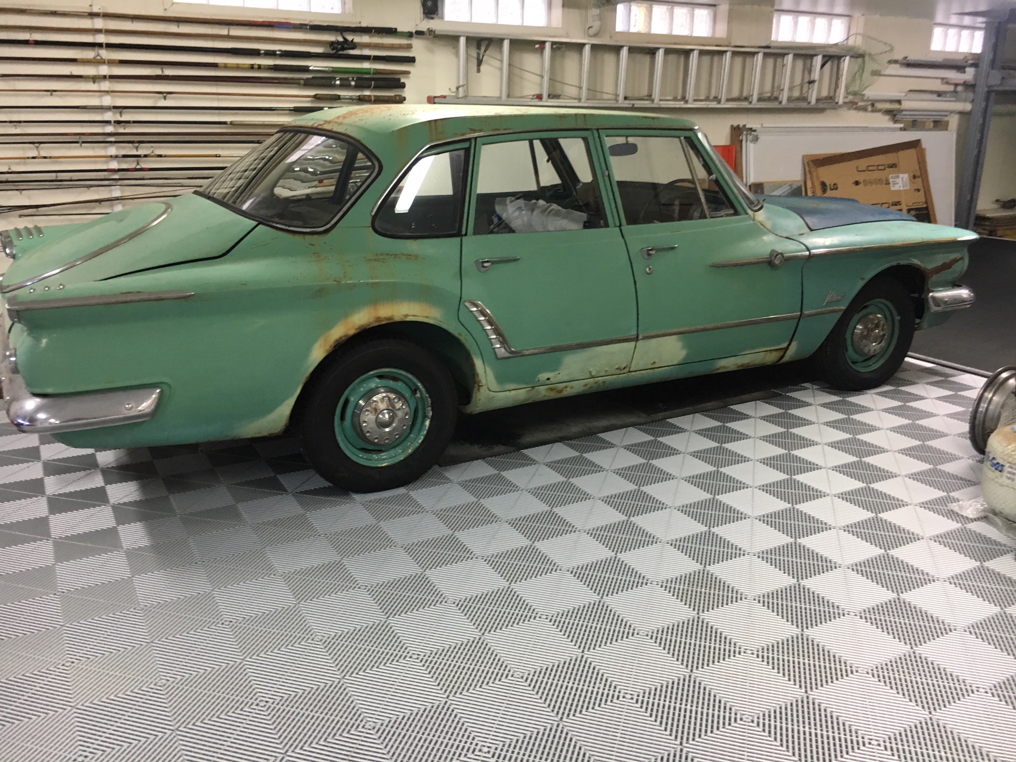 1962 CHRYSLER VALIANT RV1 4D SEDAN