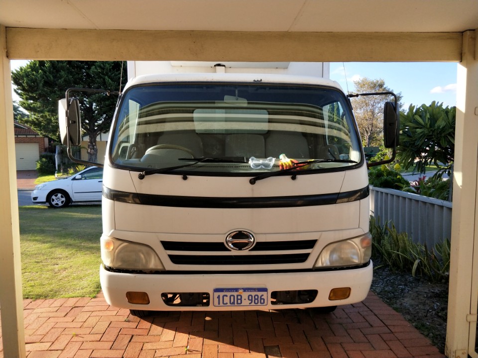 2007 HINO 616 XKU414M REFRIDGERATOR TRUCK