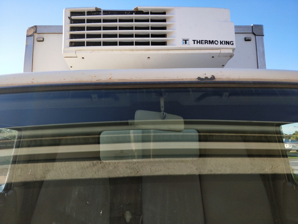 2007 HINO 616 XKU414M REFRIDGERATOR TRUCK