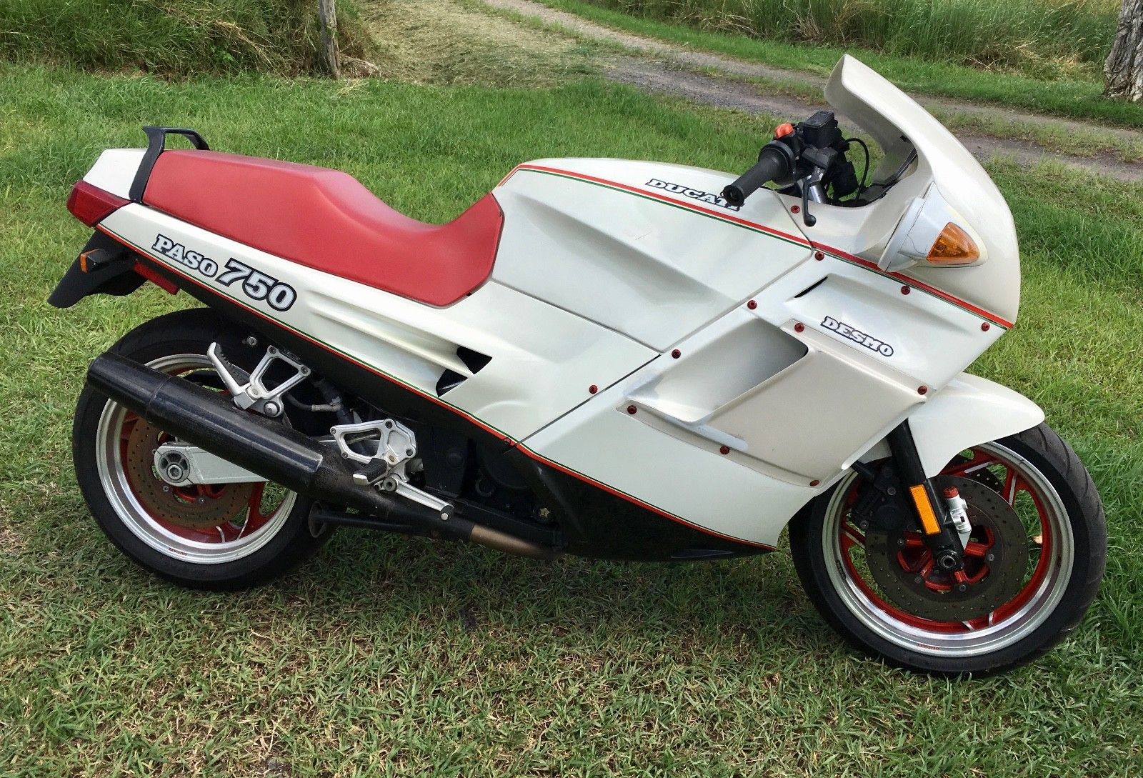 1988 DUCATI 750 PASO ROAD