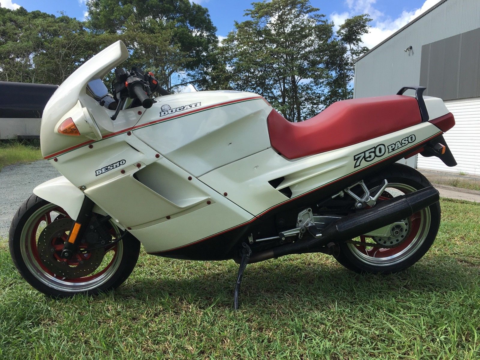 1988 DUCATI 750 PASO ROAD