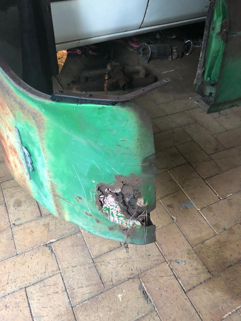 XB RIGHT FRONT GUARD