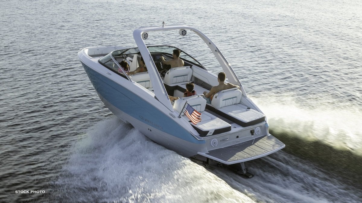 REGAL LS4 BOWRIDER