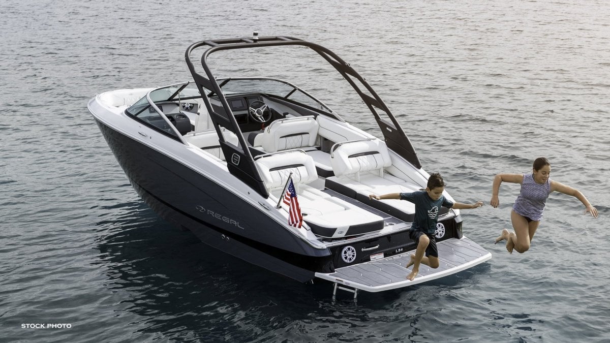 REGAL LS4 BOWRIDER