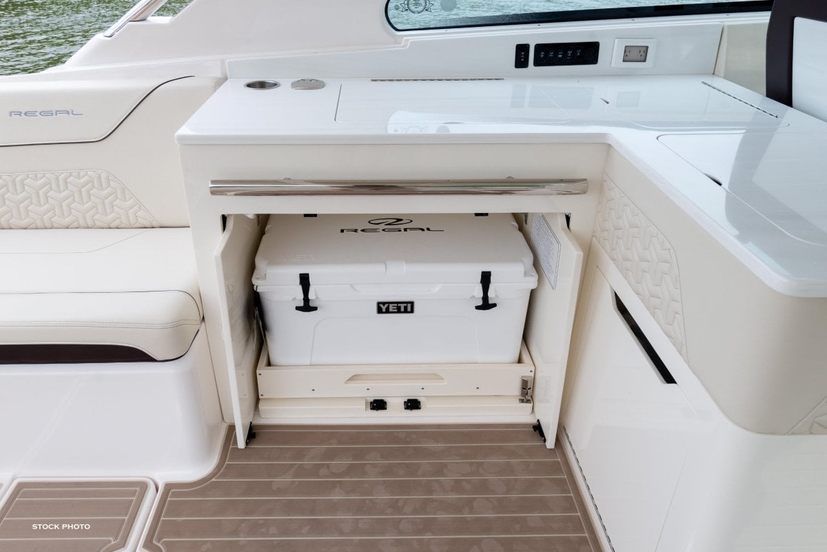 REGAL LS36 BOWRIDER