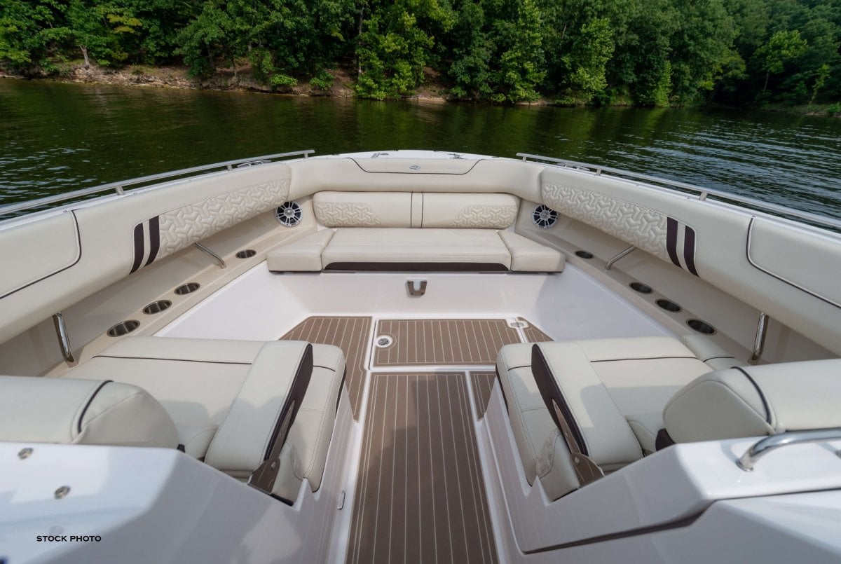 REGAL LS36 BOWRIDER