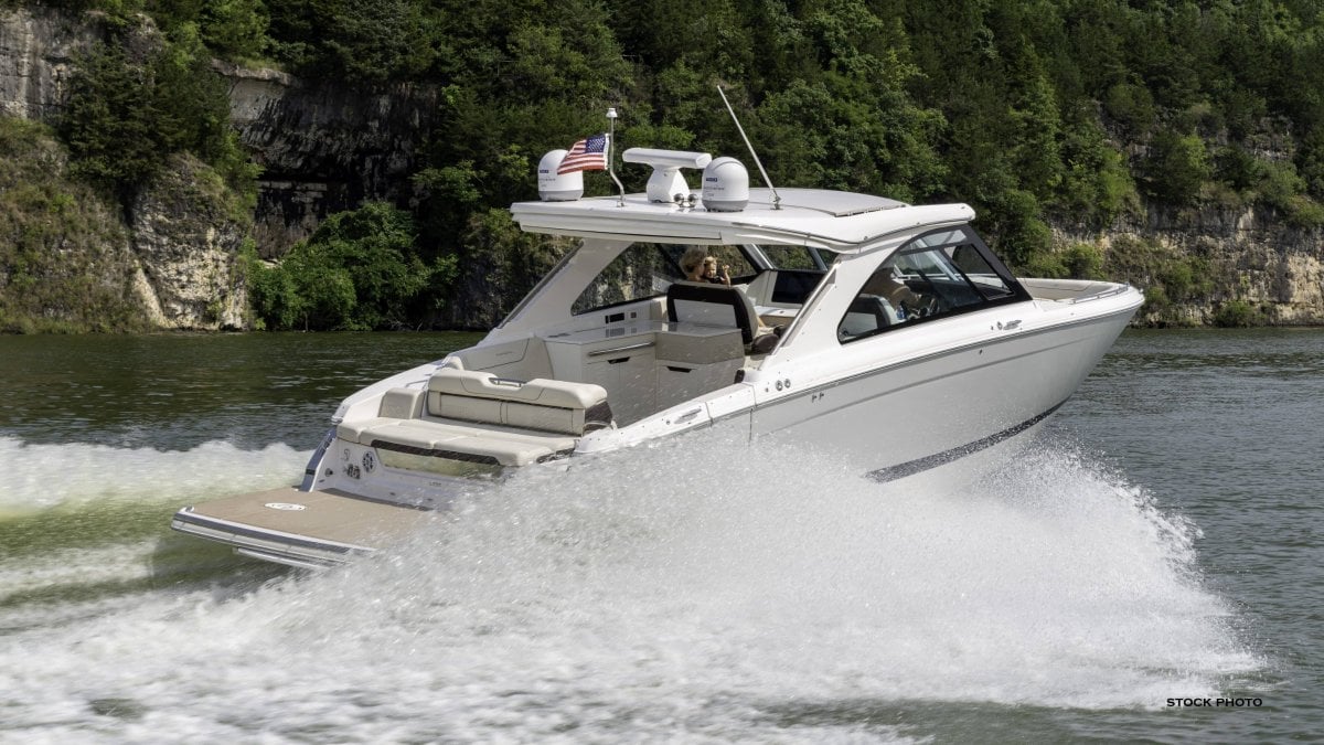 REGAL LS36 BOWRIDER