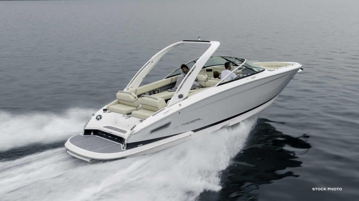 REGAL 2800 CRUISER