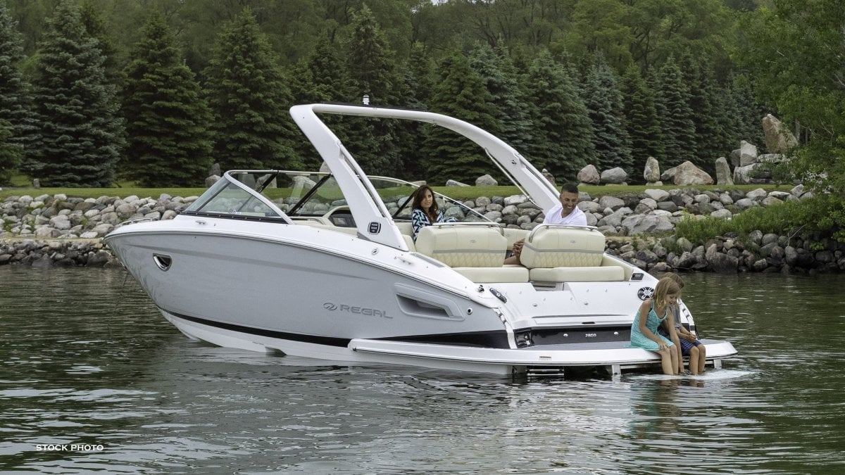 REGAL 2800 CRUISER