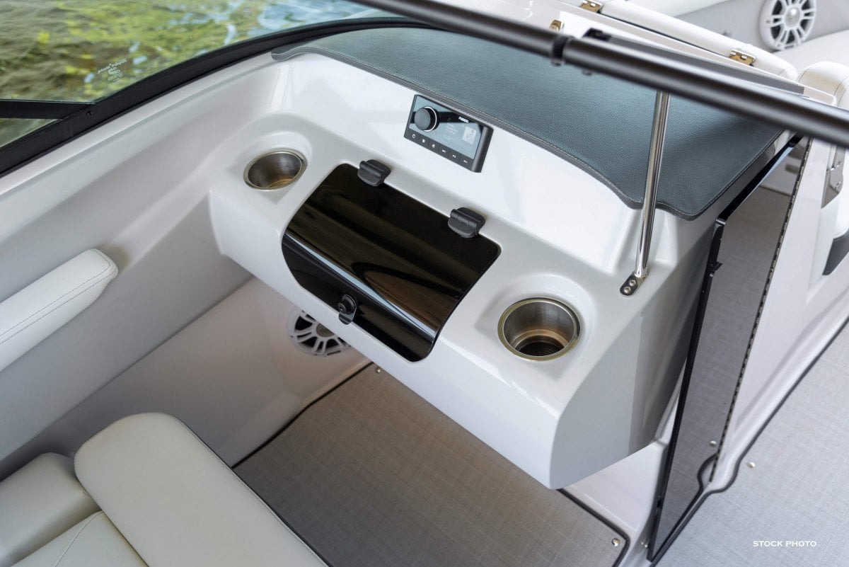 REGAL LS2 SURF CRUISER