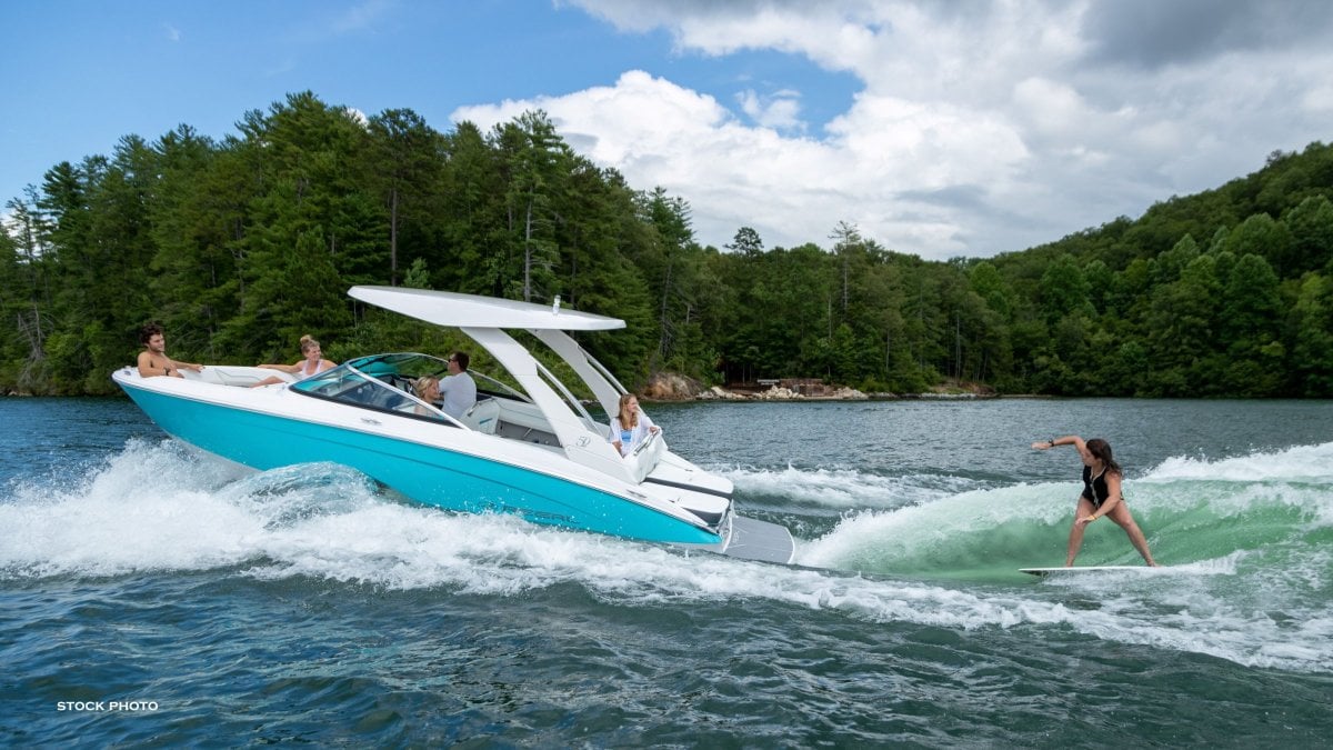 REGAL LS4 BOWRIDER