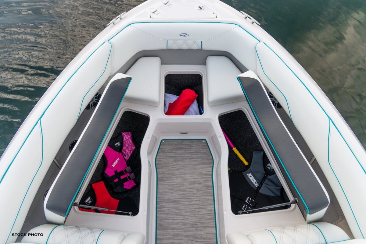 REGAL LS4 BOWRIDER