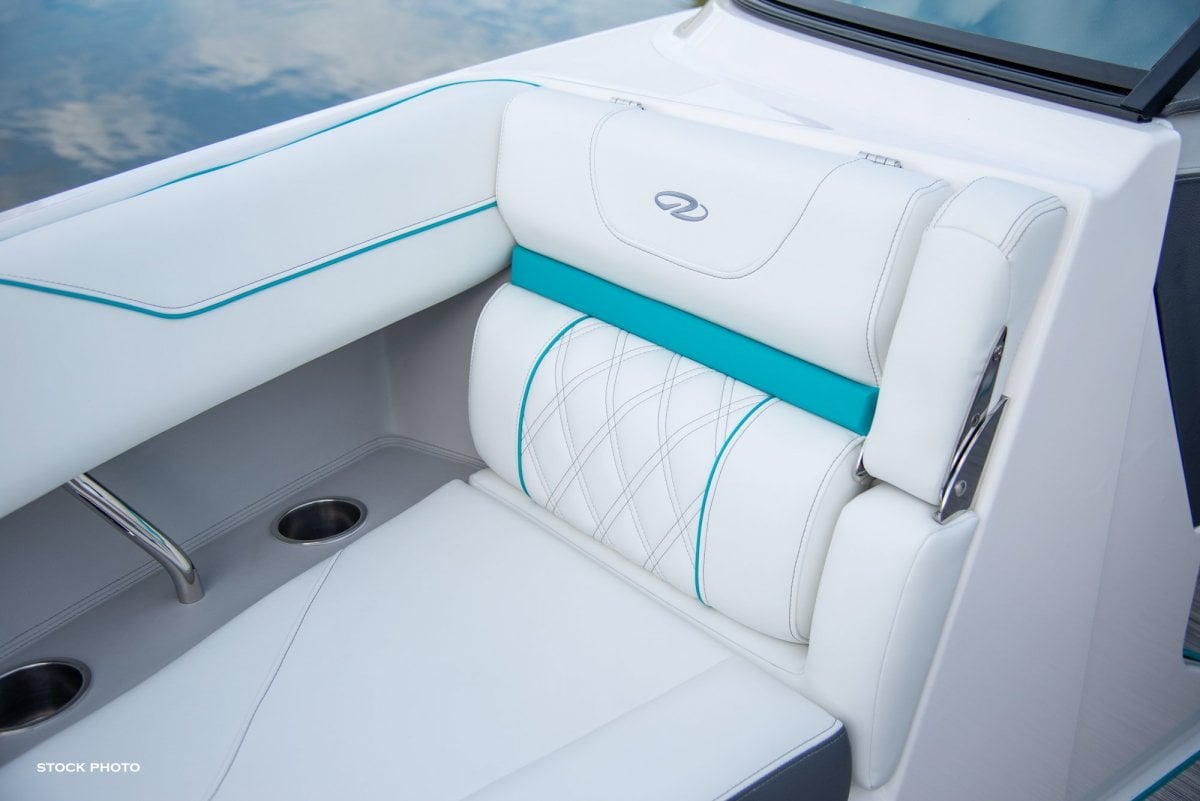 REGAL LS4 BOWRIDER