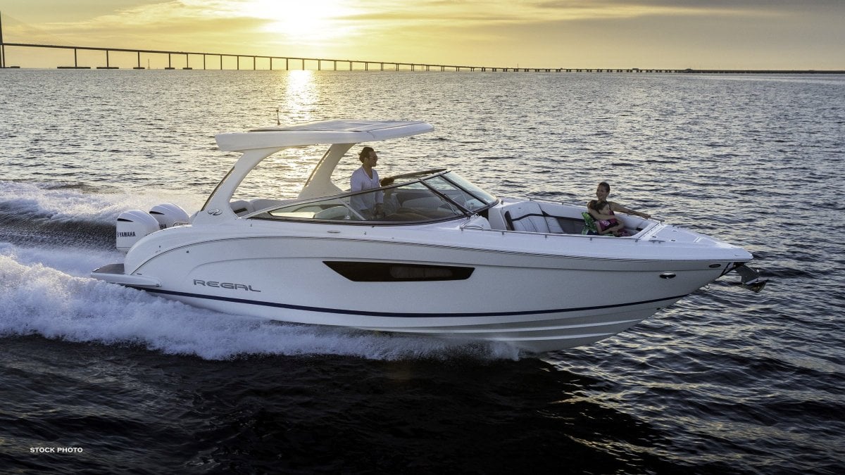 2024 REGAL 33 OBX CRUISER