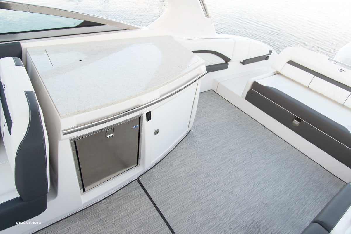 2024 REGAL 33 OBX CRUISER