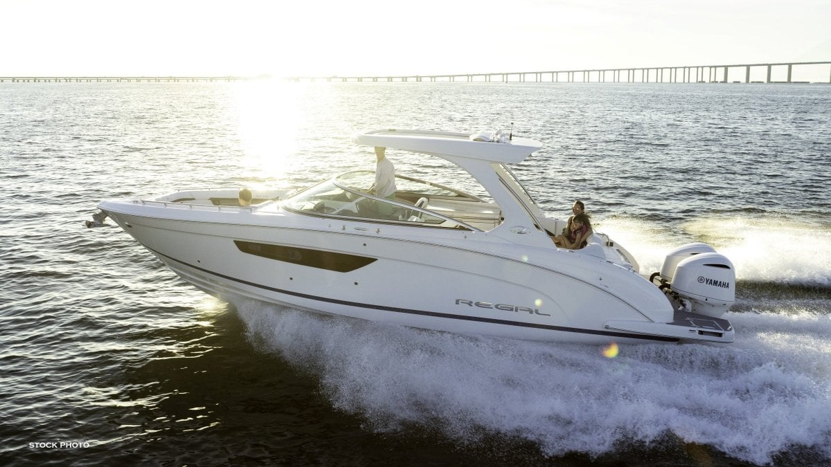 2024 REGAL 33 OBX CRUISER