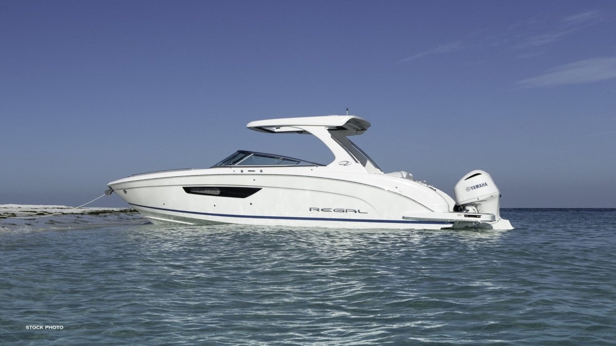 2024 REGAL 33 OBX CRUISER