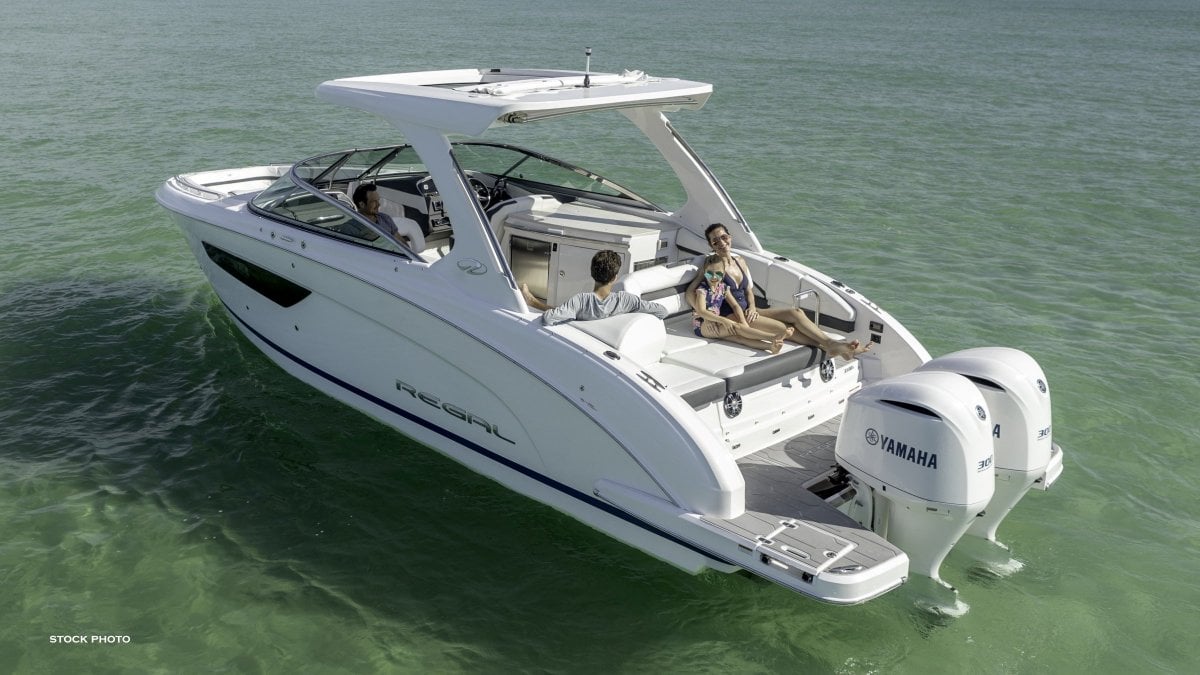 2024 REGAL 33 OBX CRUISER