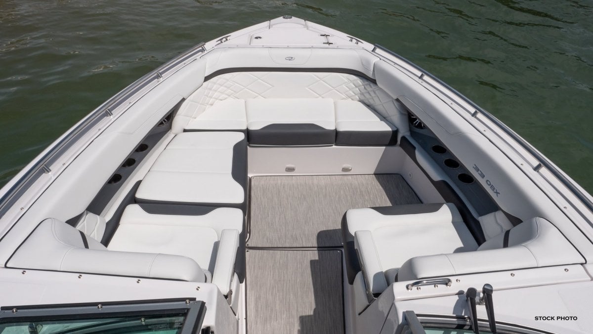 2024 REGAL 33 OBX CRUISER