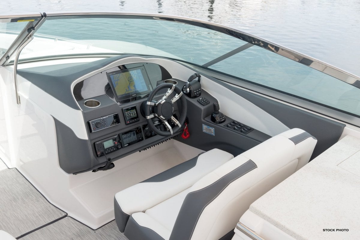 2024 REGAL 33 OBX CRUISER