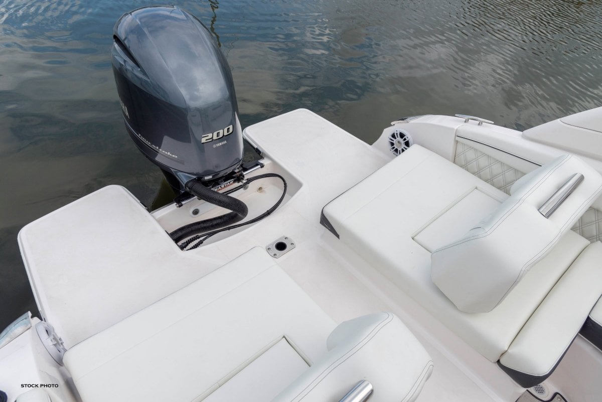2024 REGAL LX2 BOWRIDER