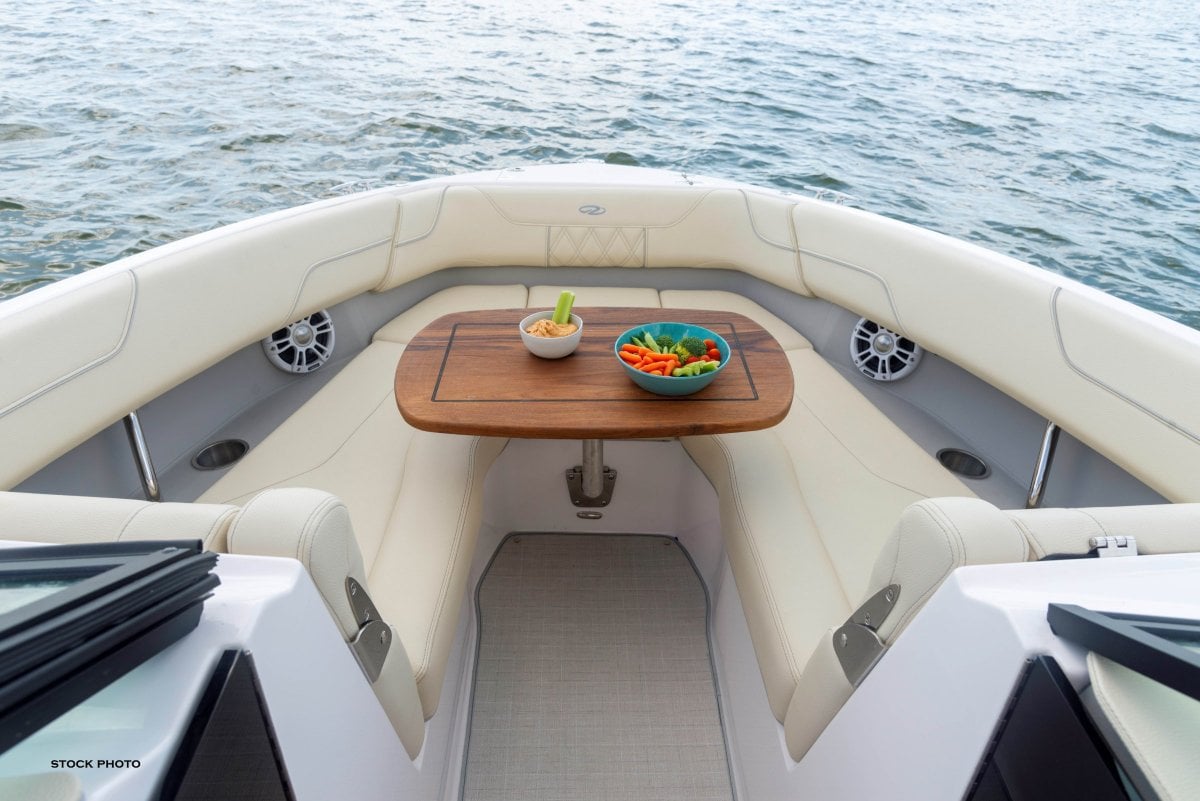 2024 REGAL LX6 BOWRIDER