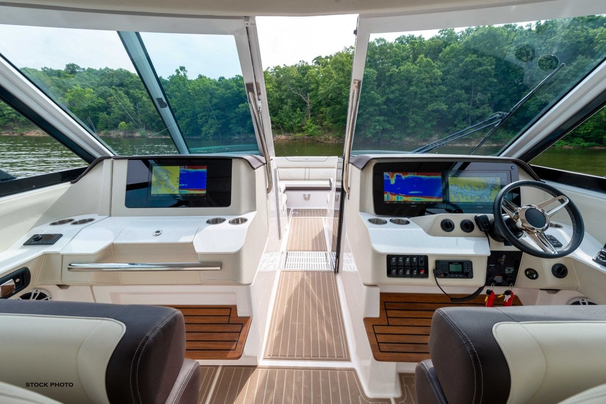2024 REGAL LX36 BOWRIDER