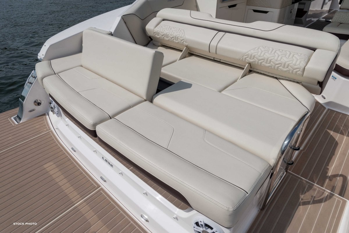 2024 REGAL LX36 BOWRIDER