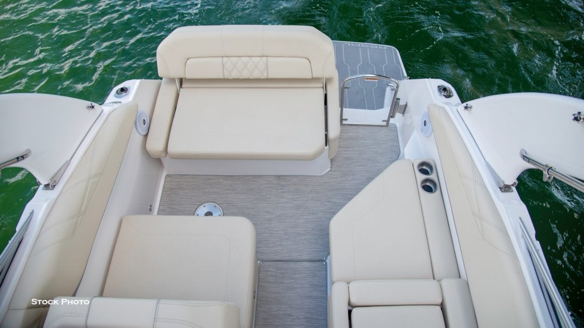 2024 REGAL 26 EXPRESS CRUISER