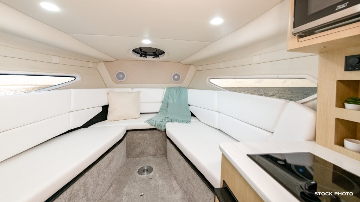 2024 REGAL 26 EXPRESS CRUISER