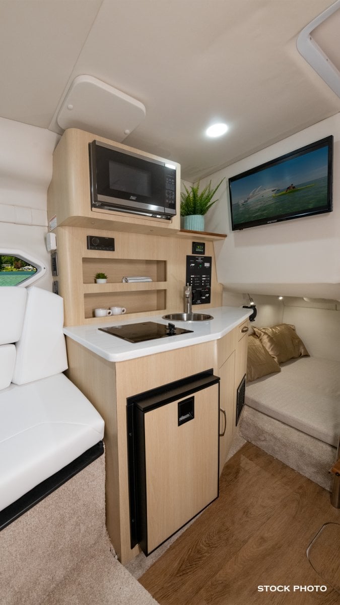 2024 REGAL 26 EXPRESS CRUISER