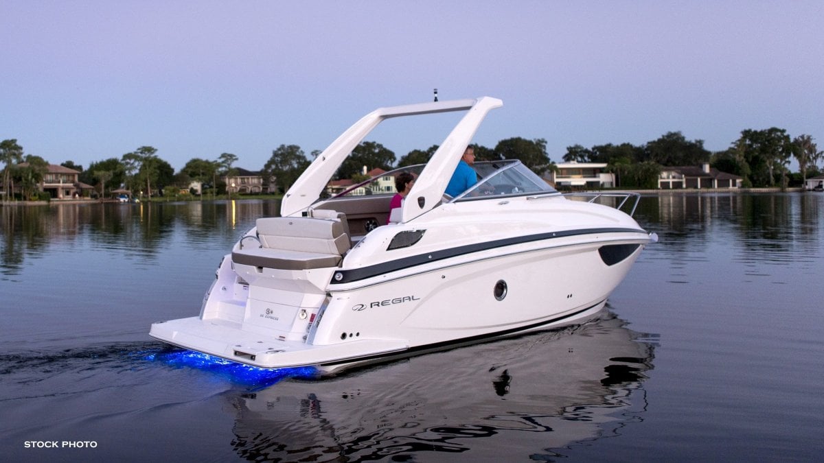 2024 REGAL 28 EXPRESS CRUISER