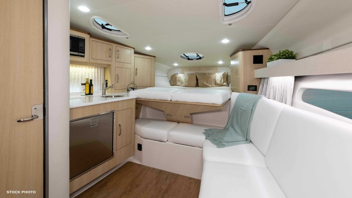 2024 REGAL 33 XO CRUISER