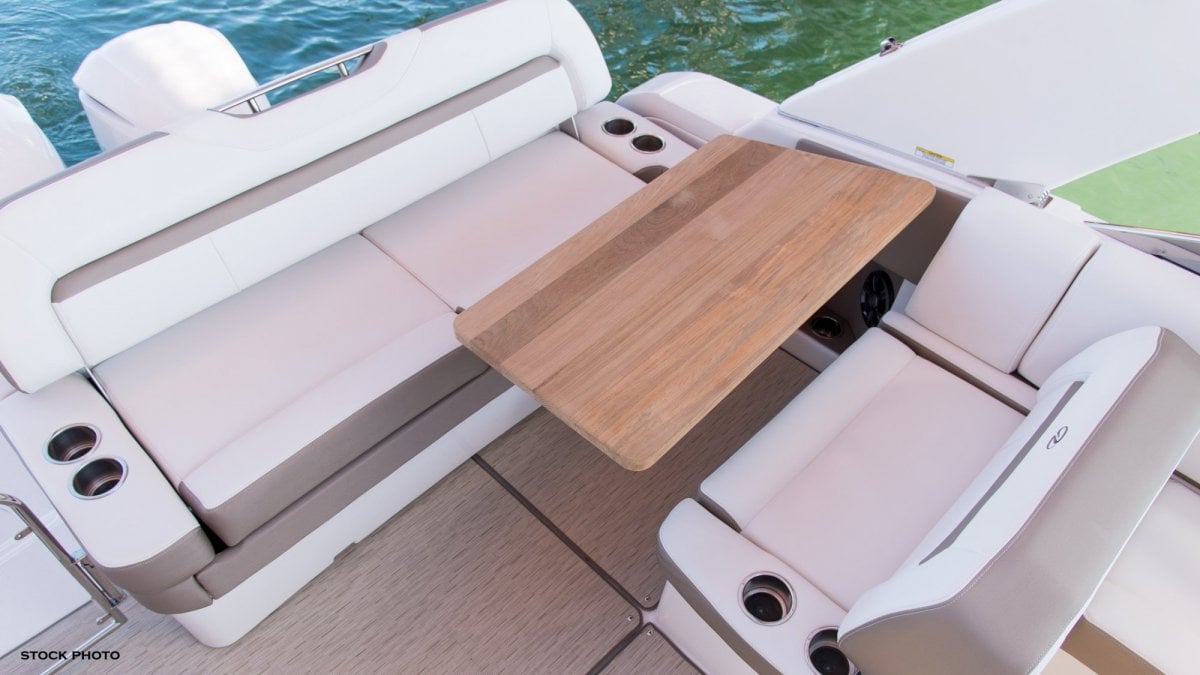 2024 REGAL 33 XO CRUISER