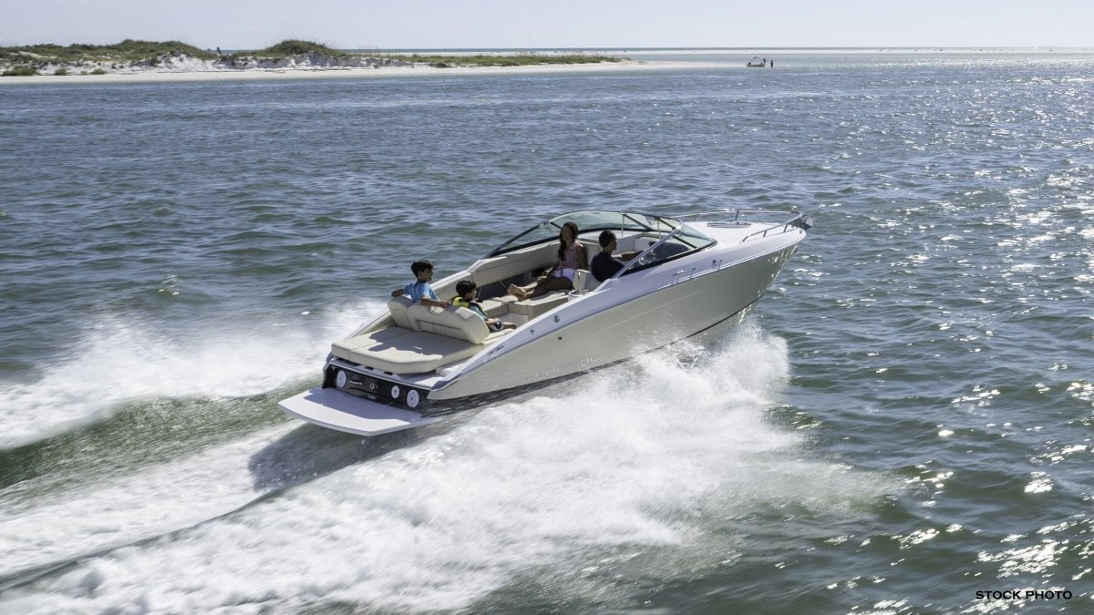 REGAL LS4 BOWRIDER