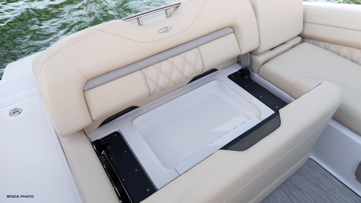 REGAL LS4 BOWRIDER