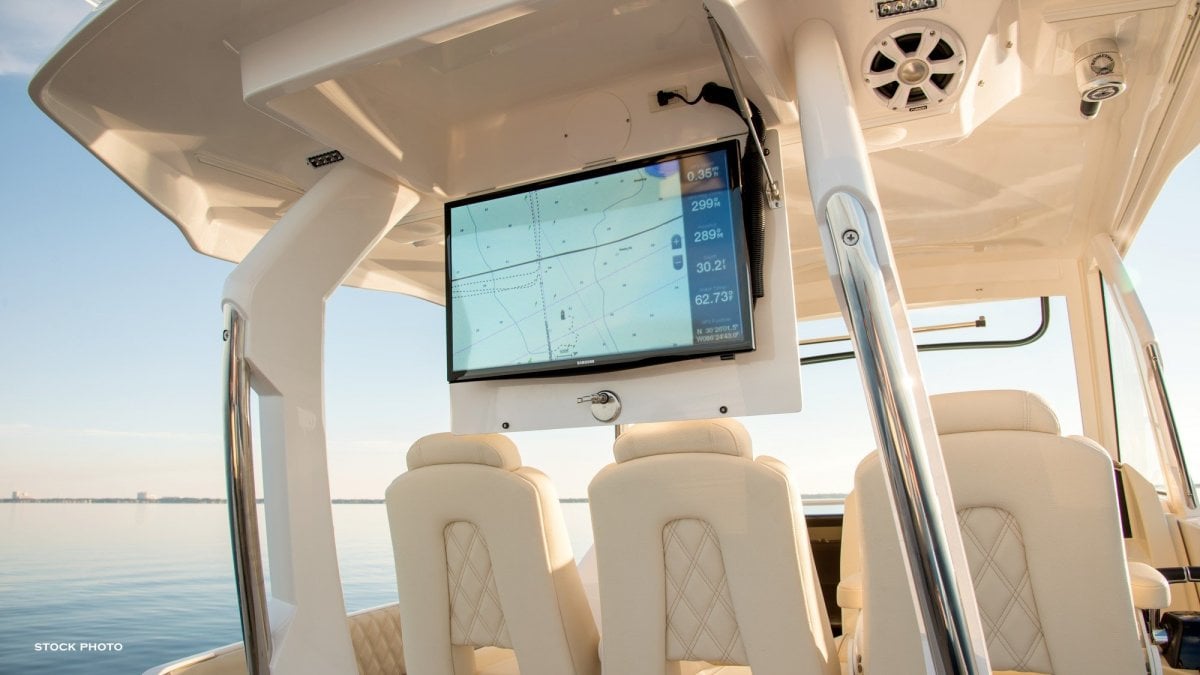 2024 REGAL 33 SAV CRUISER