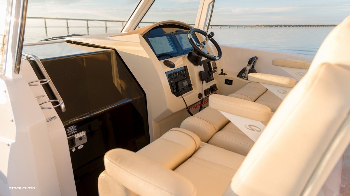 2024 REGAL 33 SAV CRUISER