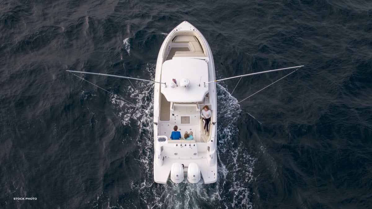 2024 REGAL 33 SAV CRUISER