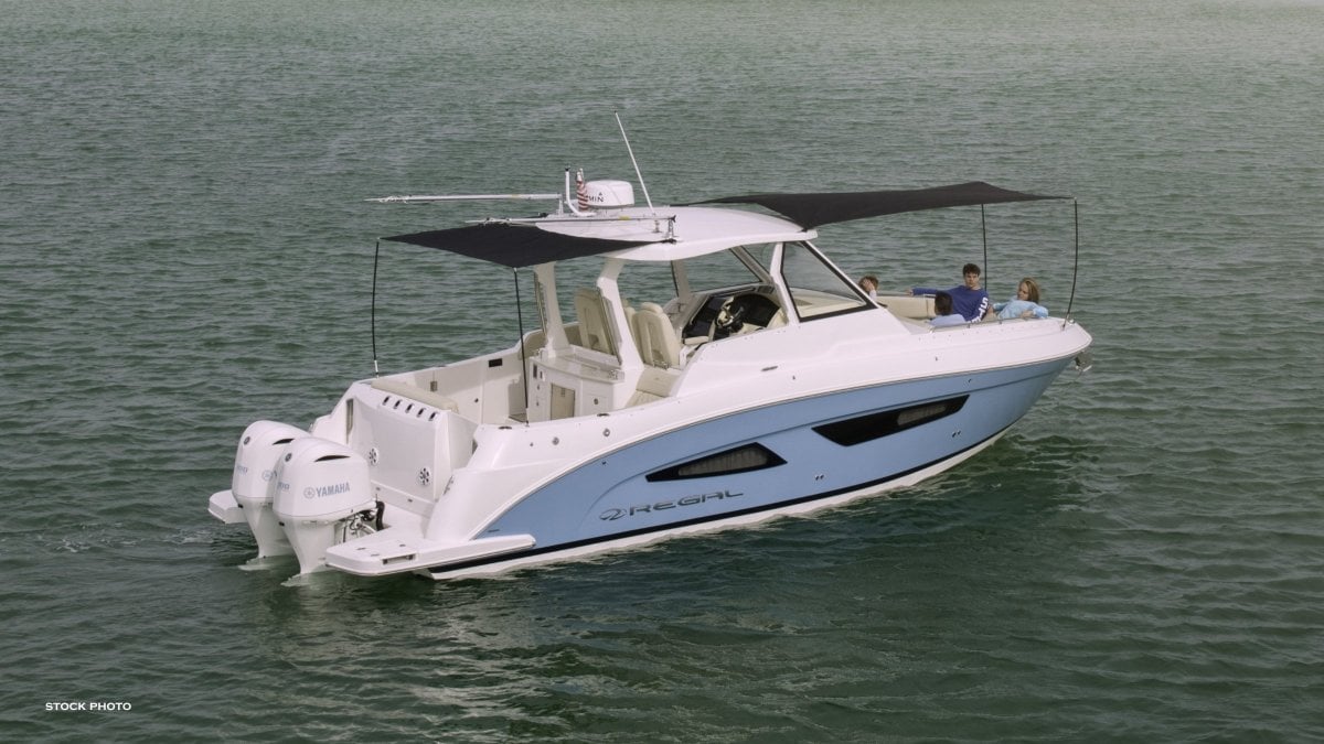 2024 REGAL 33 SAV CRUISER