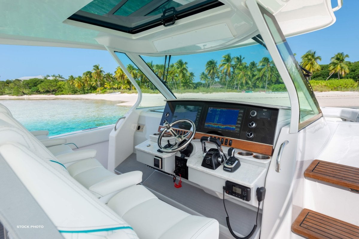 2024 REGAL 38 SAV CRUISER