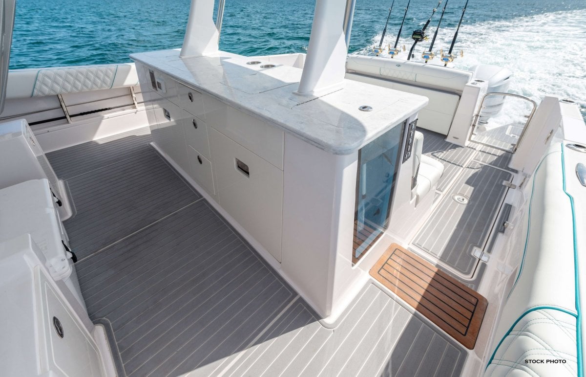 2024 REGAL 38 SAV CRUISER