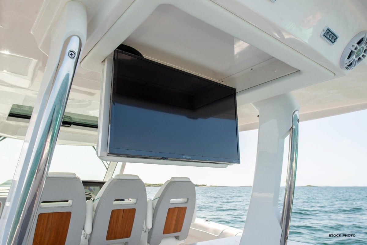 2024 REGAL 38 SAV CRUISER