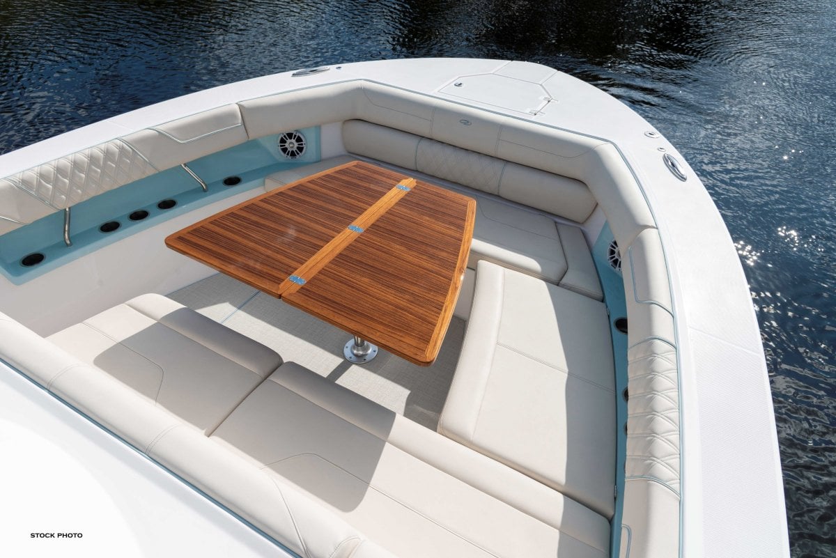 2024 REGAL 38 SAV CRUISER