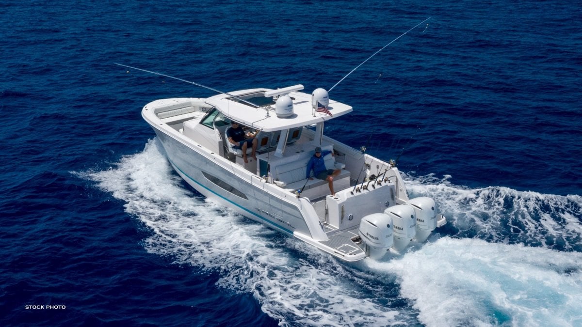 2024 REGAL 38 SAV CRUISER