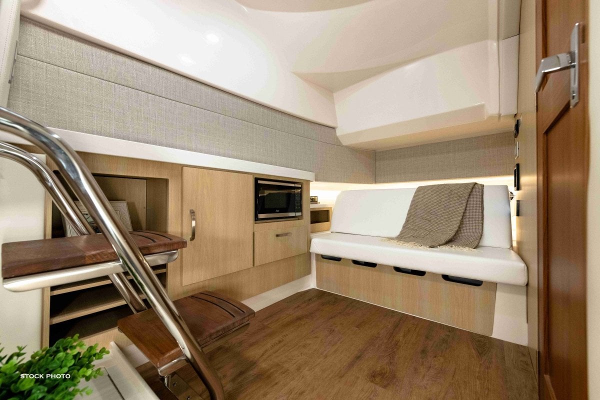 2024 REGAL 38 SAV CRUISER