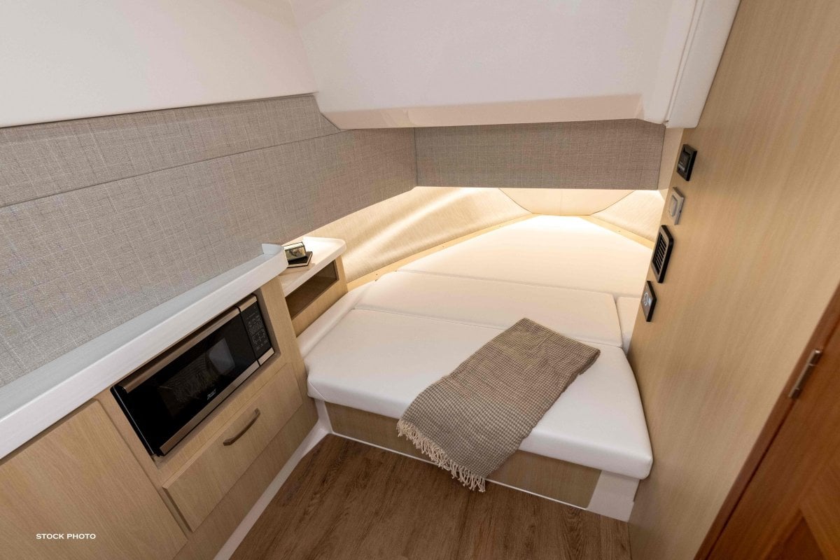 2024 REGAL 38 SAV CRUISER