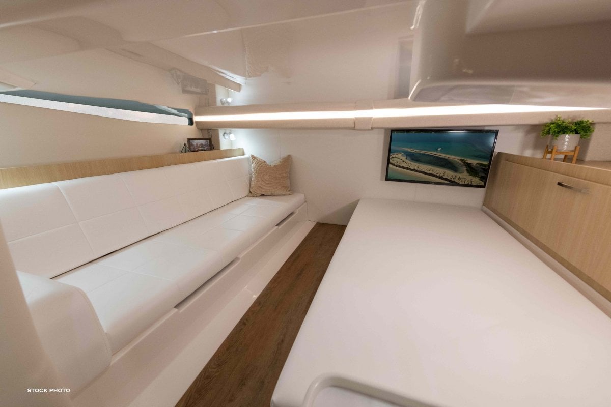2024 REGAL 38 SAV CRUISER